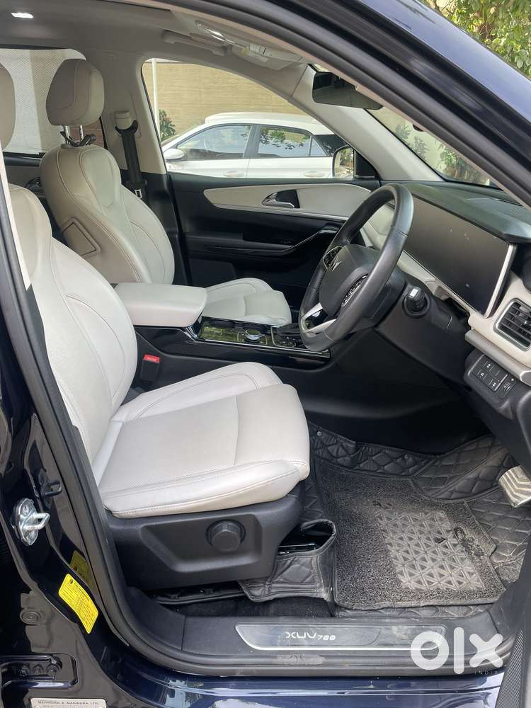 Mahindra Xuv700 2.2 Ax 7 Diesel At Luxury Pack Str Awd, 2022, Diesel