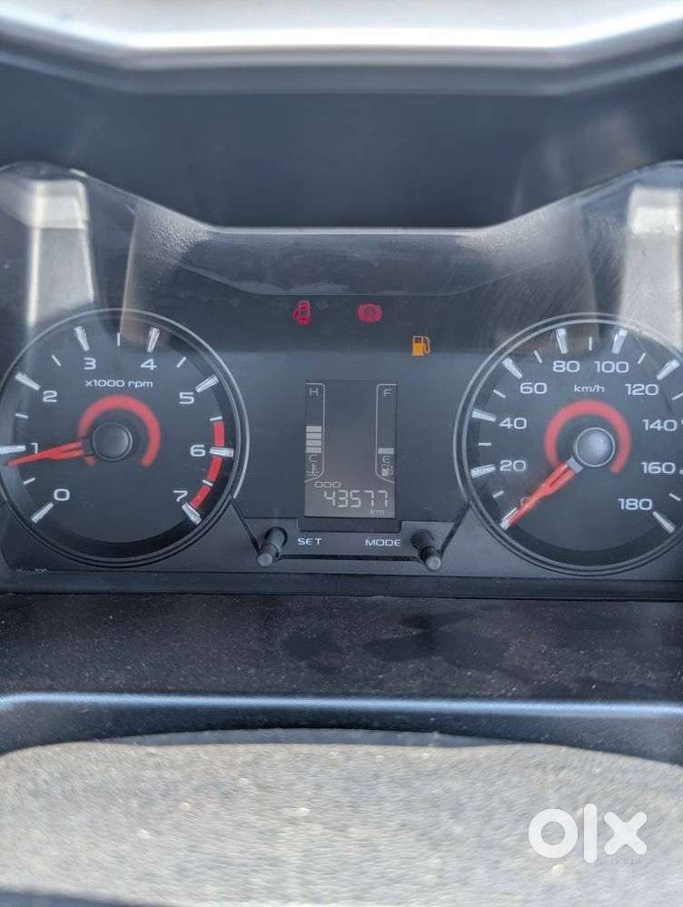 Mahindra Kuv 100 K8 5str, 2018, Petrol