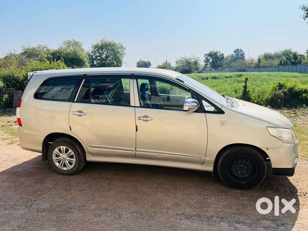 Toyota Innova 2.5 G (diesel) 7 Seater Bs Iv, 2015, Diesel