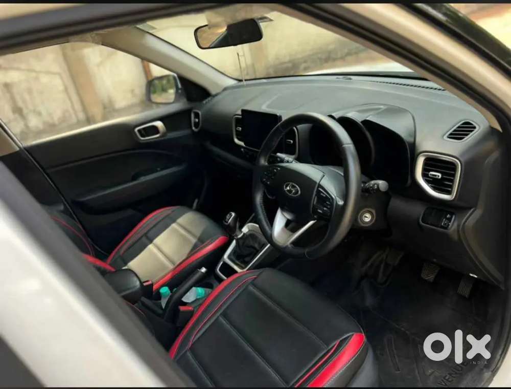 Hyundai Venue 2022 Diesel 29000 Km Driven