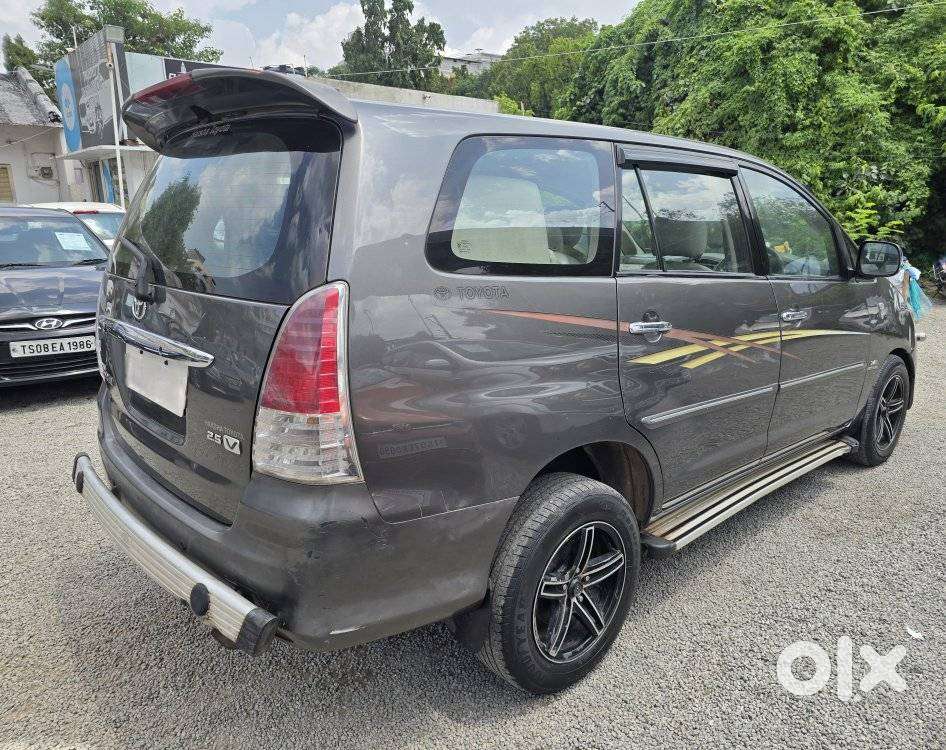 Toyota Innova 2.5 Vx 8 Str, 2011, Diesel