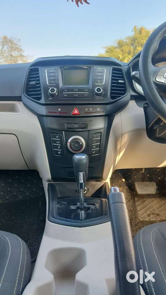 Mahindra Xuv300 1.2 W6 Amt Petrol, 2022, Petrol