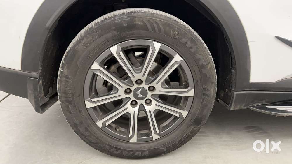 Mahindra Xuv700 2.2 Ax 7 Diesel At Luxury Pack Str, 2023, Diesel