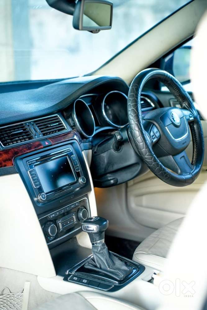 Skoda Superb Petrol 2010 Year
