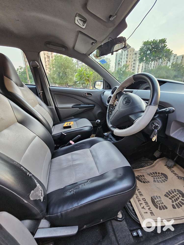 Toyota Etios Liva 2011-2012 G, 2011, Petrol