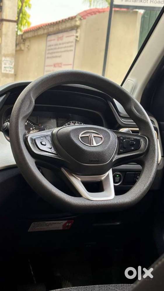 Tata Punch, 2022, Petrol