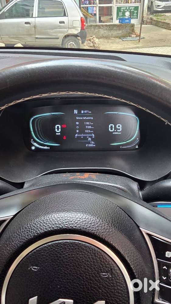 Kia Carens 2024 Petrol 21000 Km Driven