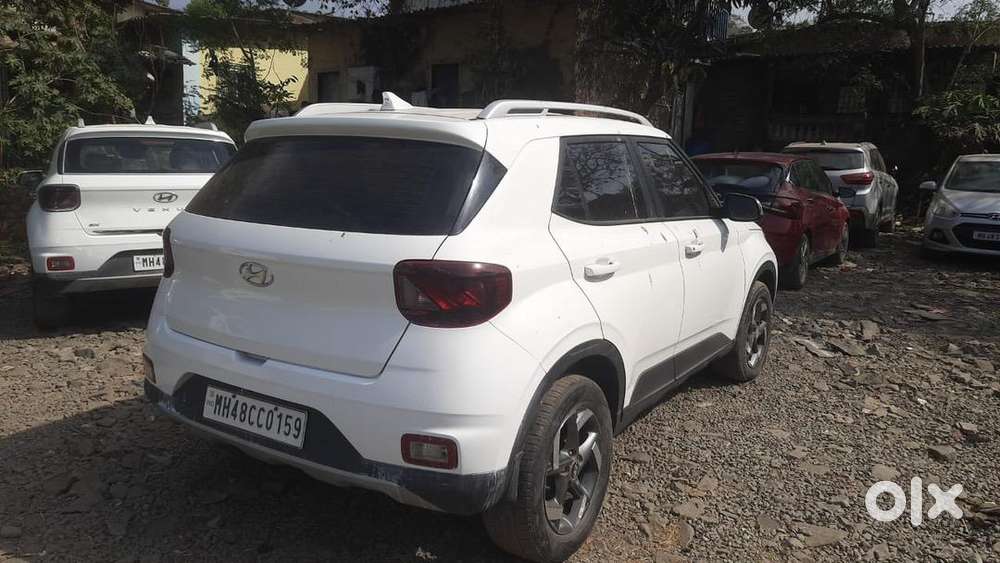 Hyundai Venue 2021 Petrol Well Maintained