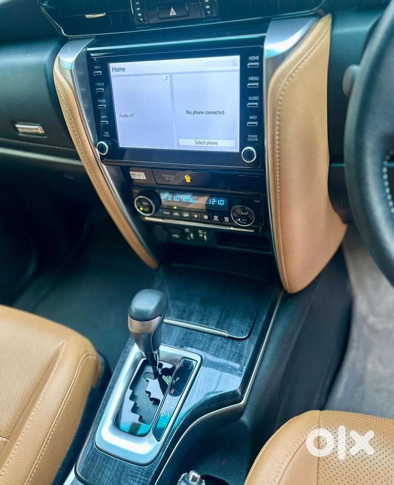 Toyota Fortuner 4x2 At 2025 Black