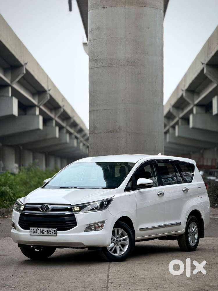 Toyota Innova Crysta 2.4 Vx Mt 8s, 2017, Diesel