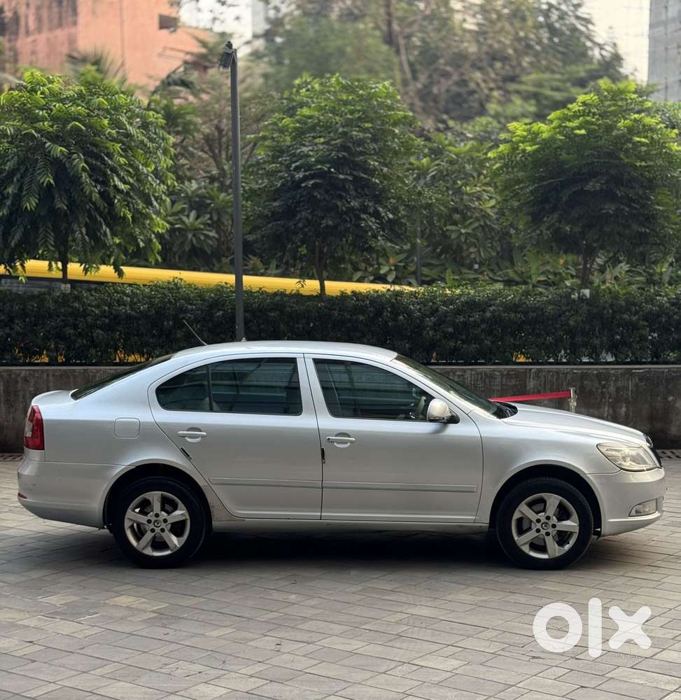 Skoda Laura Elegance 2.0 Tdi Cr At, 2011, Diesel