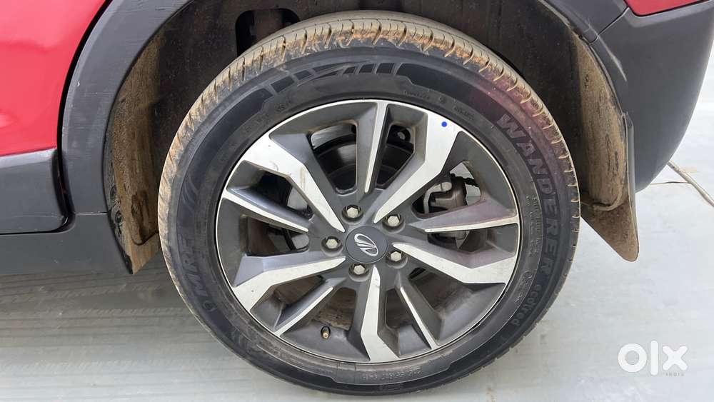 Mahindra Xuv300 W8 Option Dual Tone, 2021, Petrol