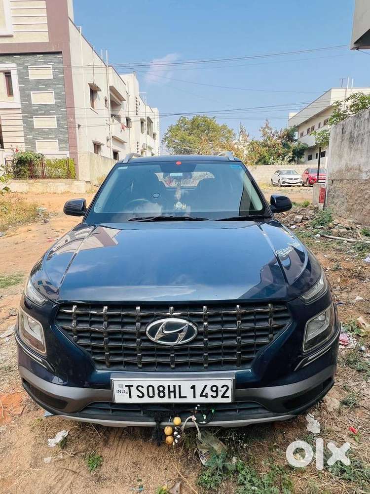 Hyundai Venue 2021 Petrol  58000 Km Driven