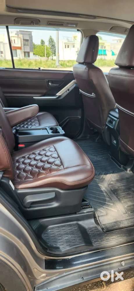 Toyota Innova Hycross 2.0 Vx (o) Hybrid 7 Str, 2024, Petrol