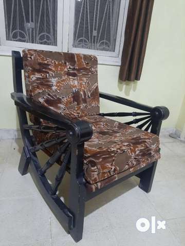 Antique deals chairs olx