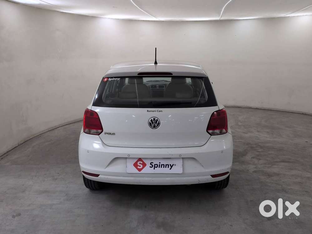 Volkswagen Polo Petrol Highline 1.2l, 2015, Petrol