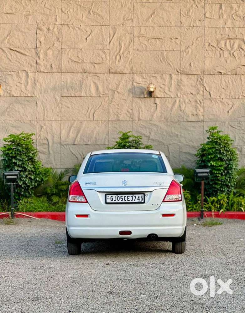 Maruti Suzuki Dzire Vxi Ags, 2010, Cng & Hybrids