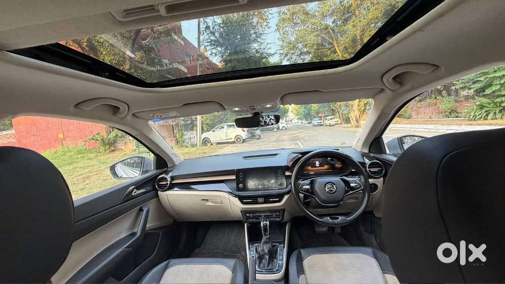Skoda Slavia 1.0 Tsi Style At, 2022, Petrol