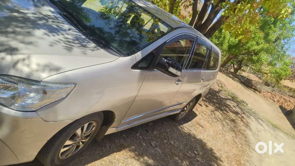 Toyota Innova 2015