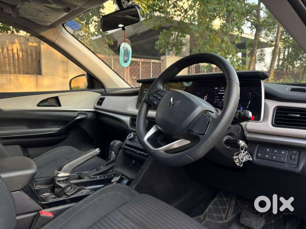 Mahindra Xuv700, 2024, Petrol