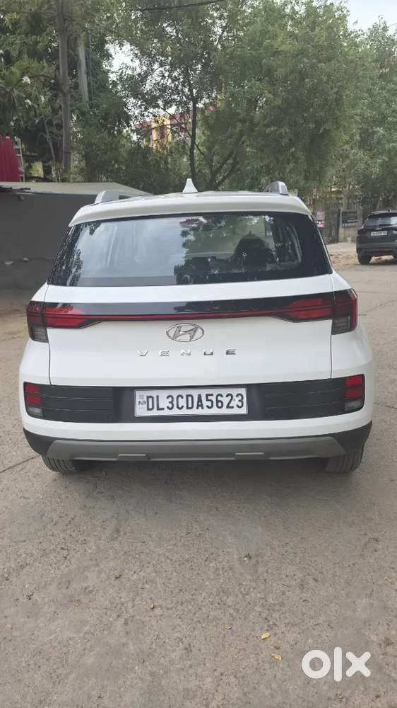 Hyundai Venue Petrol 2024