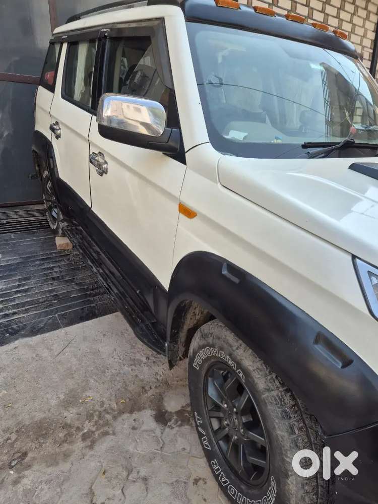 Mahindra Tuv 300 2018 Diesel 82000 Km Driven