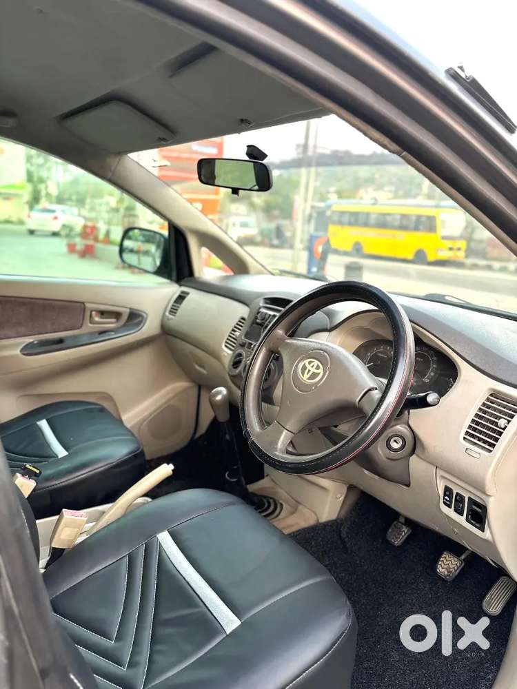 Toyota Innova 2.5g 2009 Model Tax Updated Till 2029