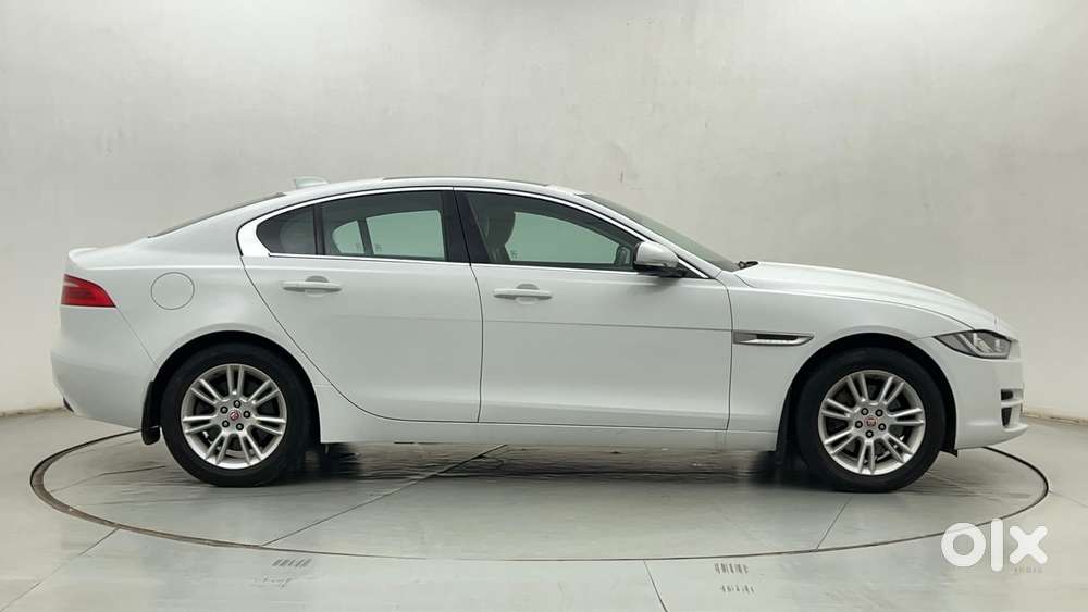 Jaguar Xe Prestige, 2016, Petrol