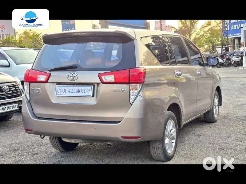 Toyota Innova Crysta 2.4 V 7 Str, 2016, Diesel