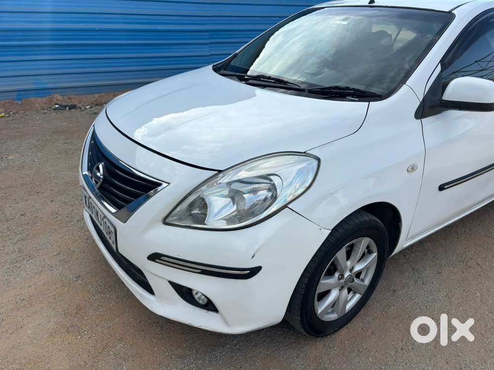 Nissan Sunny Xv Diesel - Top End  Push Button Start  Climate Control