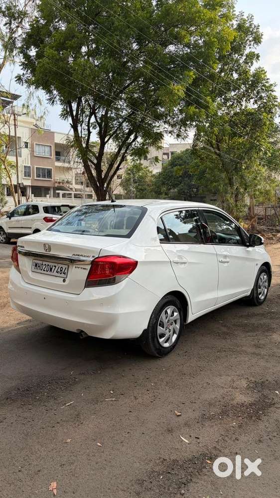 Honda Amaze 2015 Petrol Well Maintained