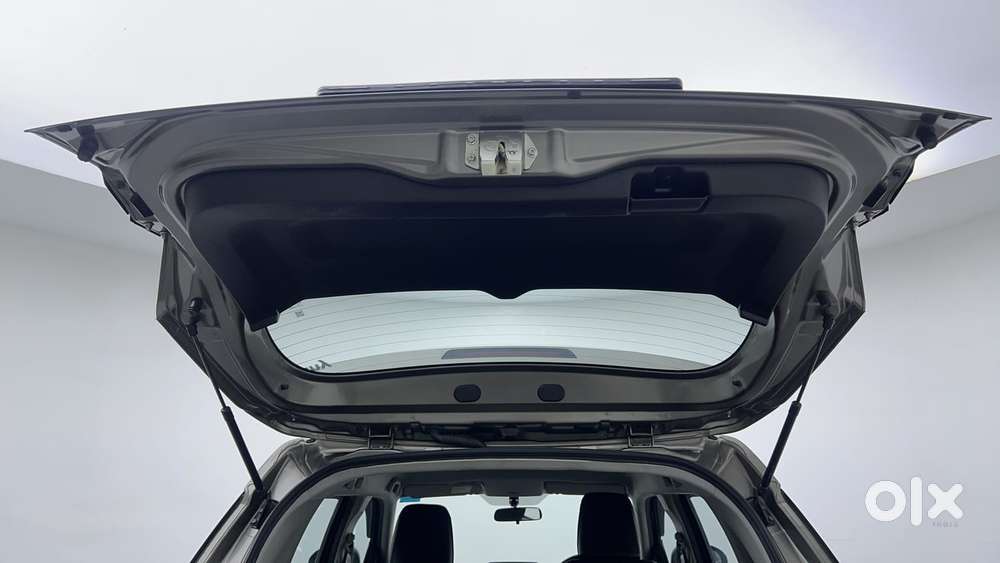 Maruti Suzuki Brezza Vxi At, 2024, Petrol