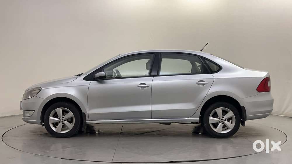 Skoda Rapid [ ] 1.6 Style Plus Mpi At, 2016, Petrol