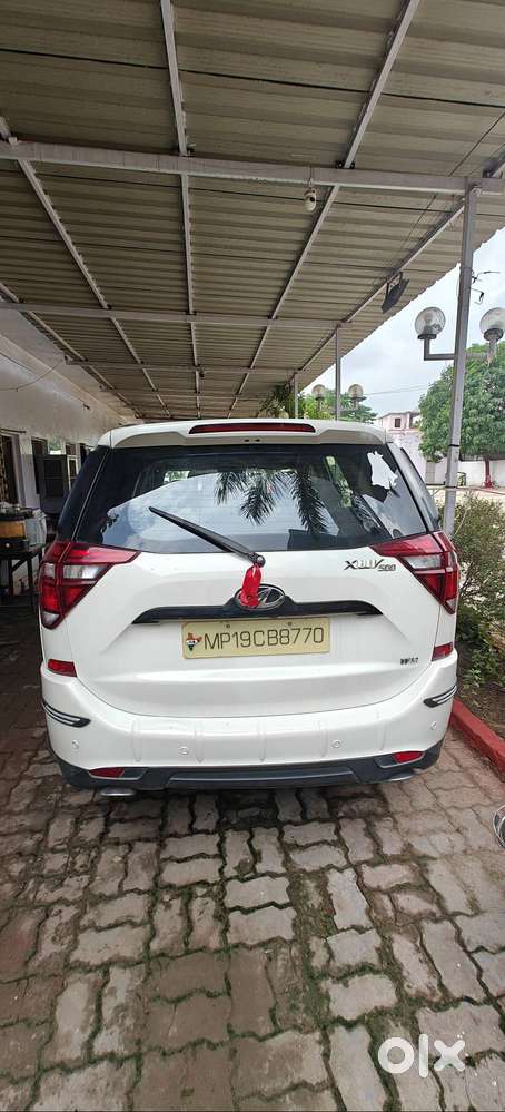 Xuv 500 With Sunroof Well Maintain