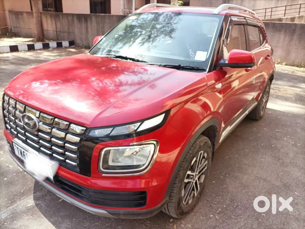 Hyundai Venue 2023 Petrol 5000 Km Driven