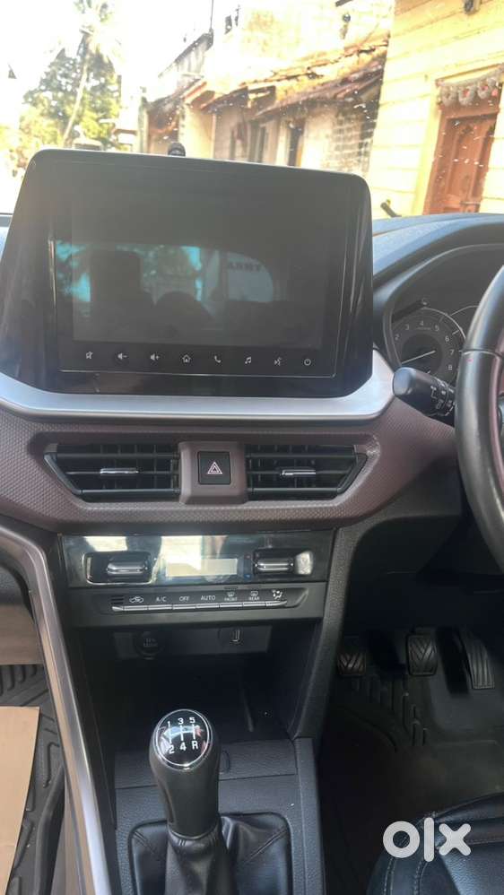 Maruti Suzuki Brezza 2024 Petrol Good Condition,low Range Running