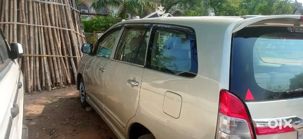 Toyota Innova 2015