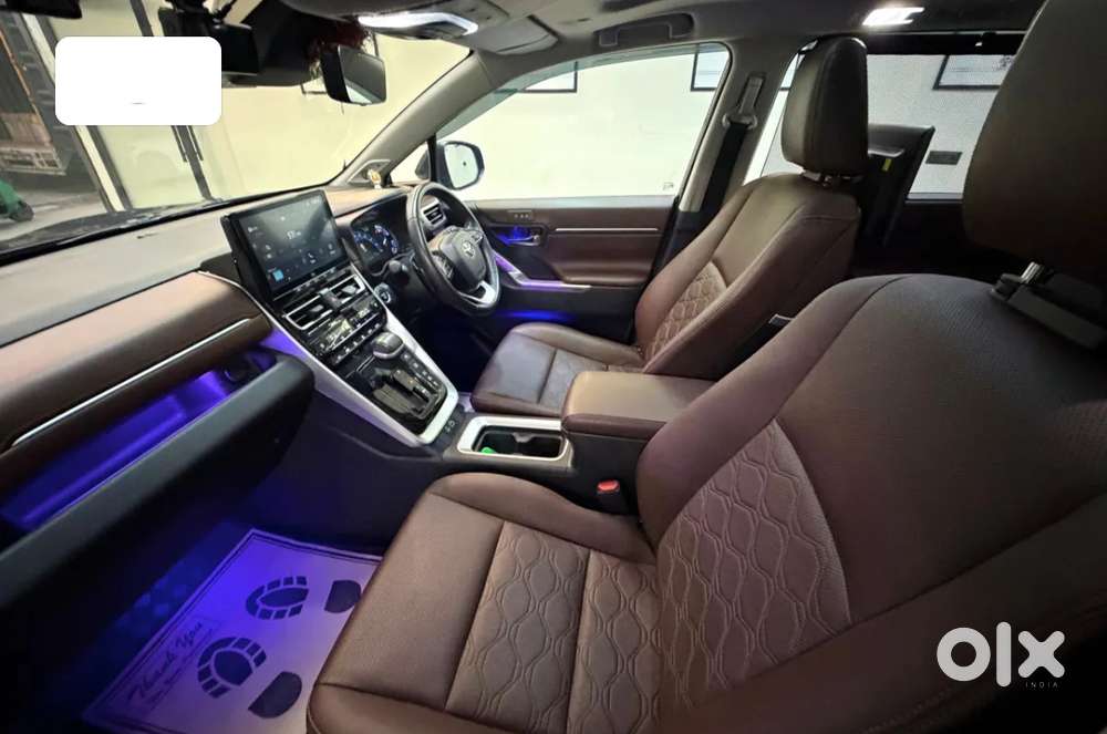 Toyota Innova Hycross 2.0 Zx (o) Hybrid 7 Str, 2024, Petrol