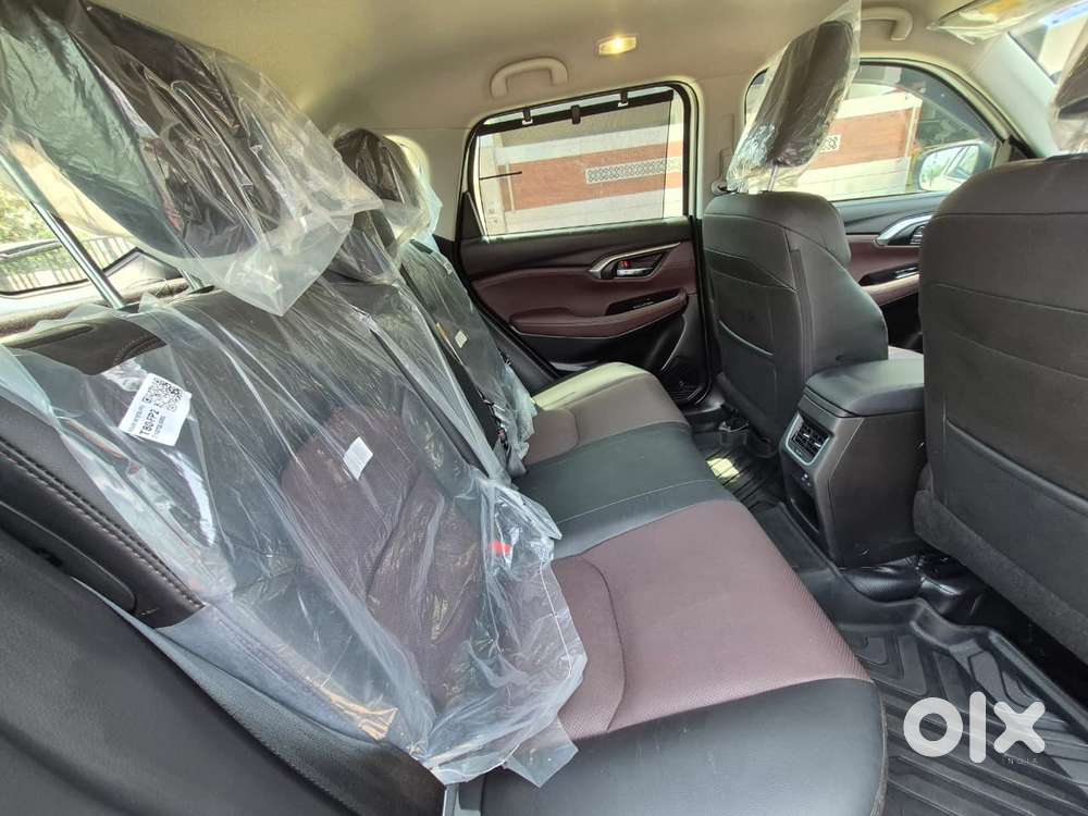Maruti Suzuki Grand Vitara 1.5 Alpha Smart Hybrid, 2025, Petrol