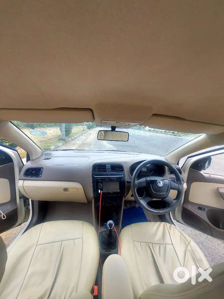 Skoda Rapid Elegance 2012
