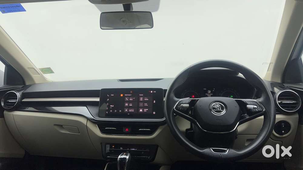 Skoda Slavia Ambition 1.0l Tsi At, 2022, Petrol