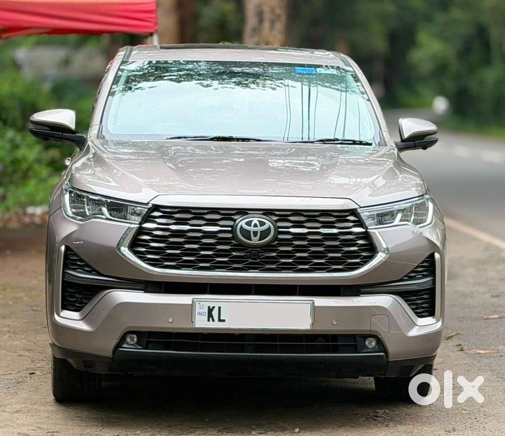 Toyota Innova Hycross 2.0 Zx Hybrid 7 Str, 2025, Petrol