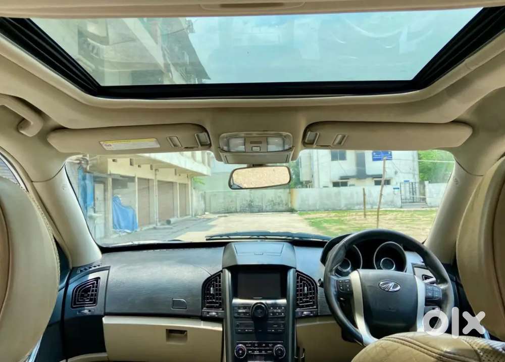 Mahindra Xuv500 W10 2016 Diesel  98,500 Km  Top Model