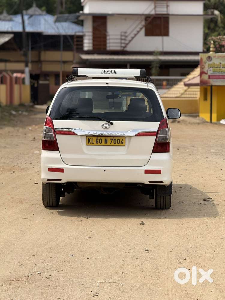 Toyota Innova 2.5 Gx 8 Str Bs-iii, 2012, Diesel