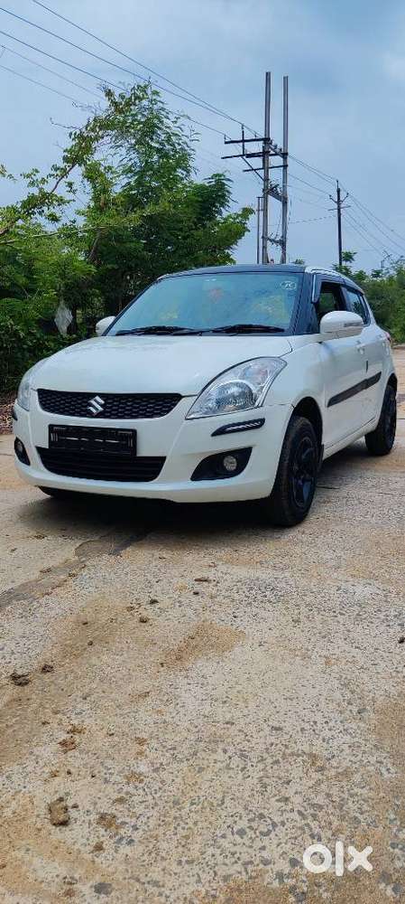 Maruti Suzuki Swift Vxi + Manual, 2014, Petrol