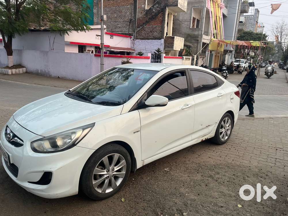 Hyundai Verna 1.6 Petrol Manual 2012