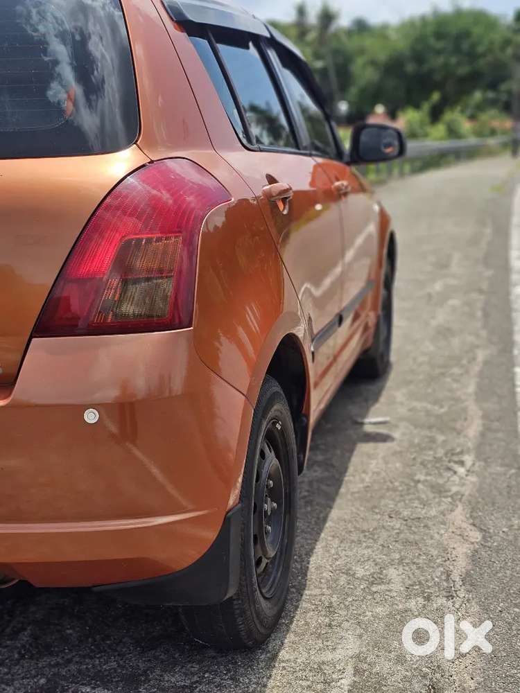 Maruti Suzuki Swift 1.3 Zxi 2006