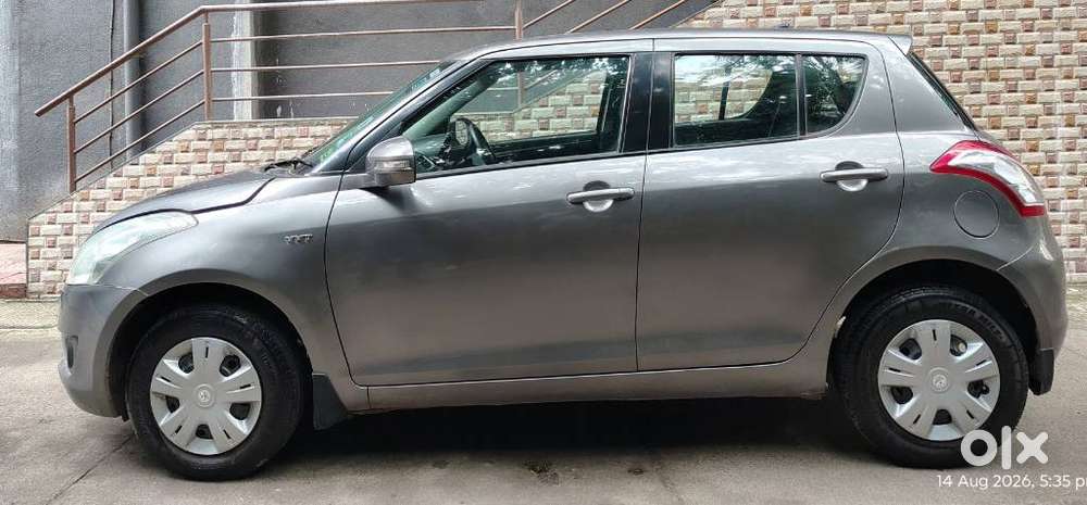 Maruti Suzuki Swift Vxi + Manual, 2012, Petrol