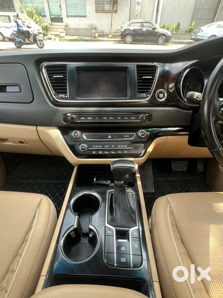 Kia Carnival Limousine Plus 7 Str, 2022, Diesel