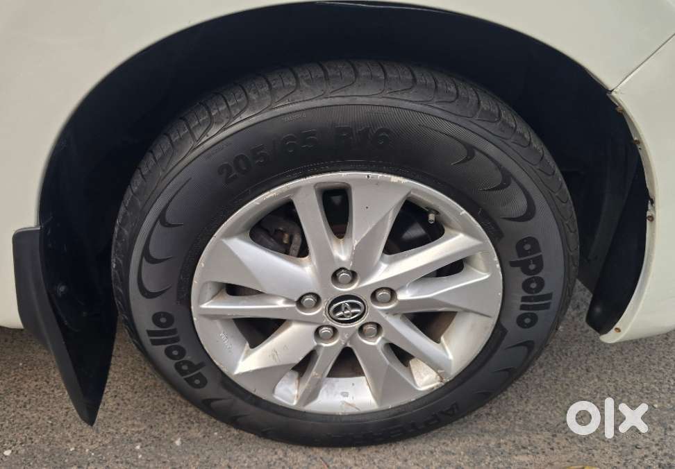 Toyota Innova Crysta 2.8 Gx At 8s, 2017, Diesel
